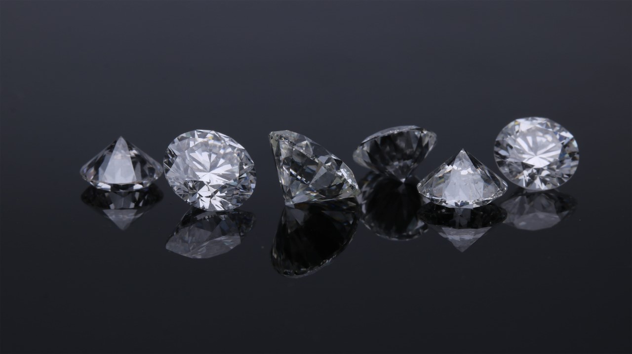 Natural vs. synthetic diamond