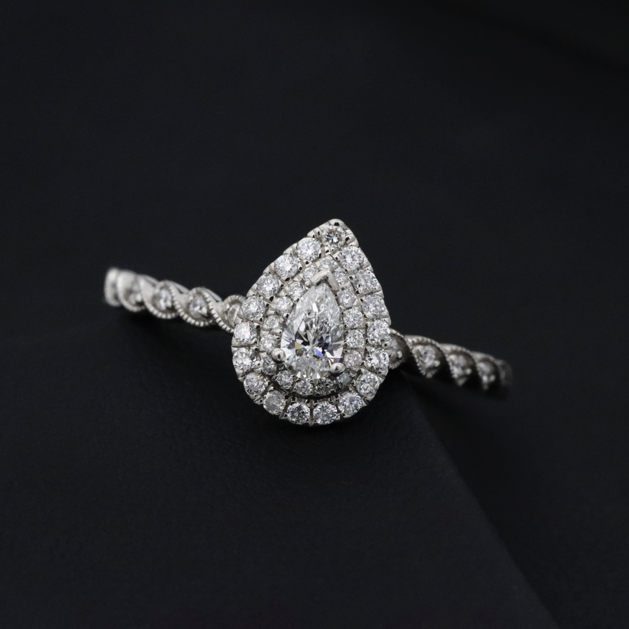 Platinum diamond solitaire