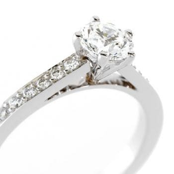 Diamond engagement ring