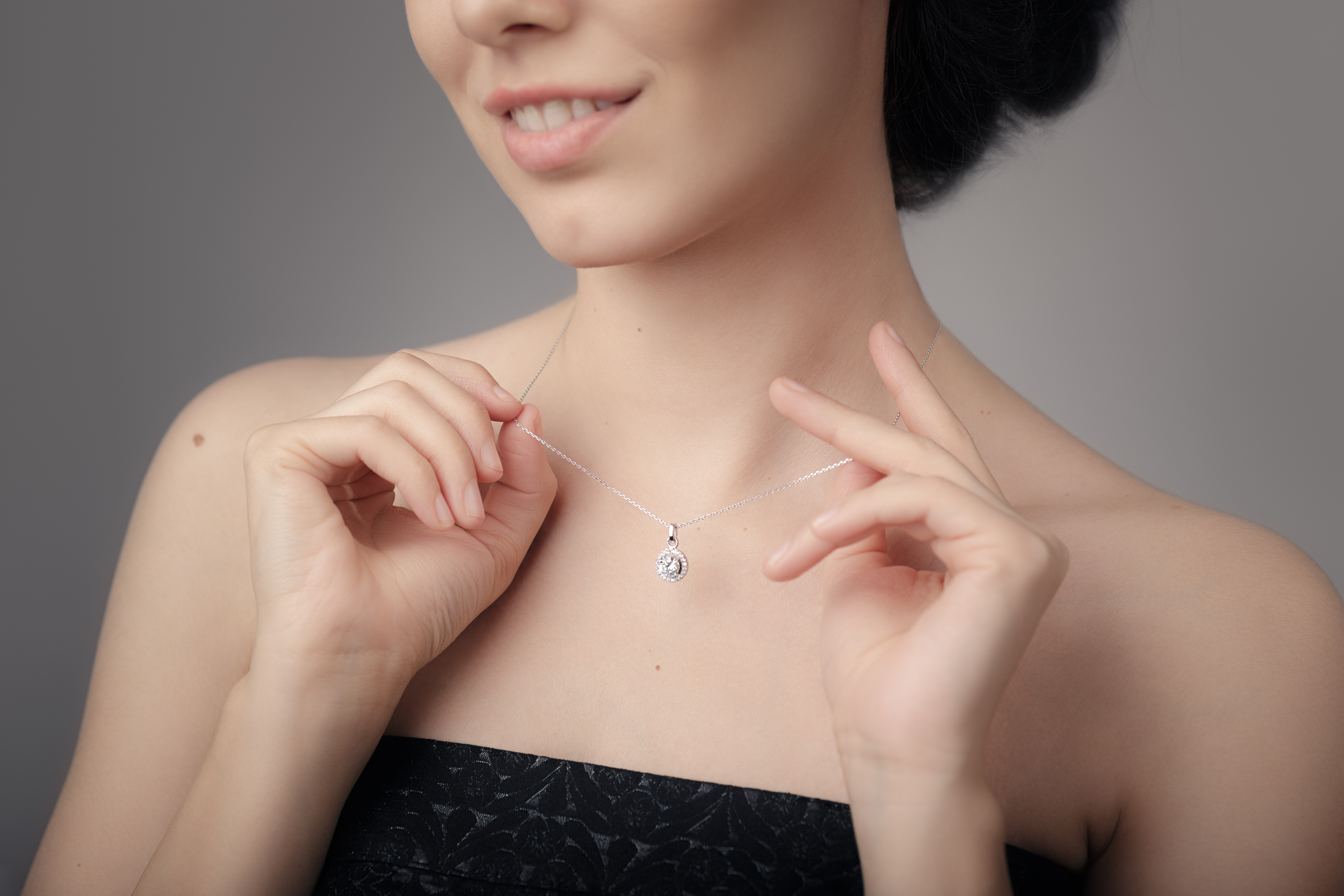 Solitaire diamond pendant