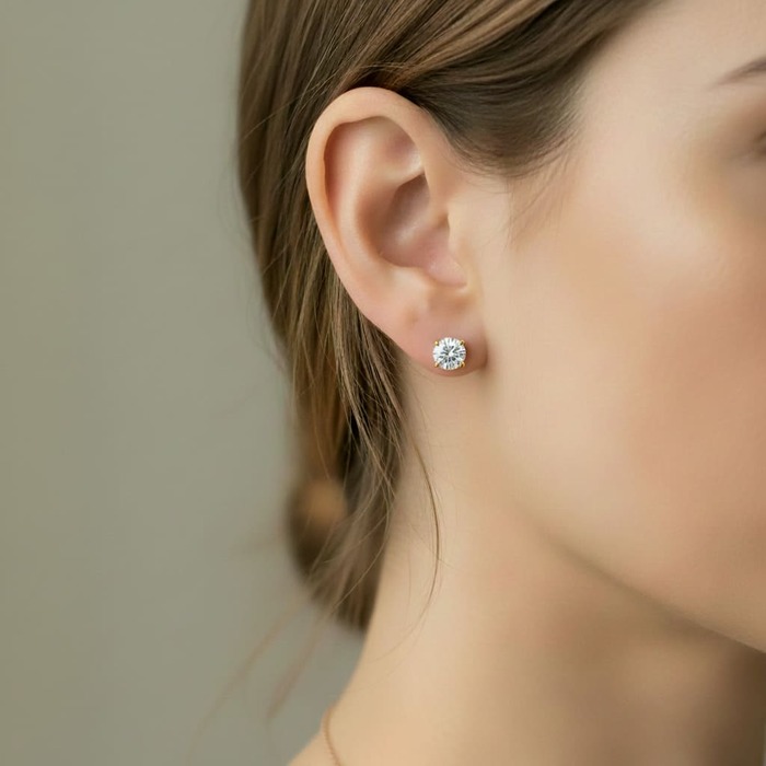 buy Earrings Classics Diamond Yellow Gold 4 CLAWS CRADLE