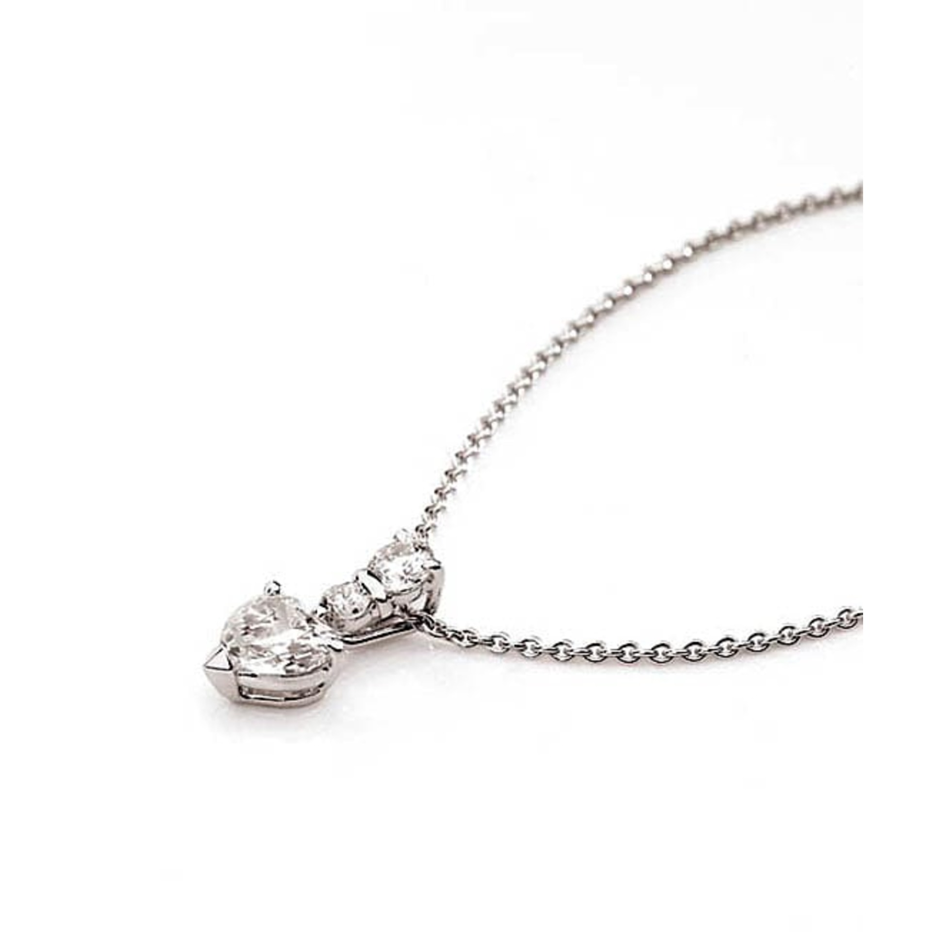 Pendentif Classique  Diamant Or Blanc taille COEUR +