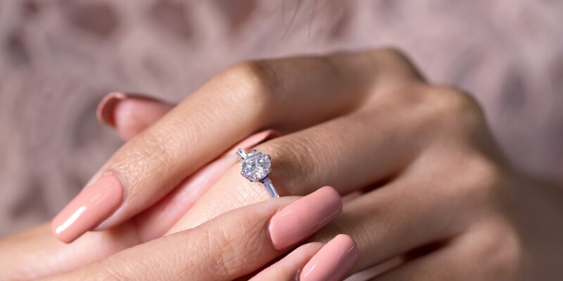 What width and shape of ring to choose for your solitaire?