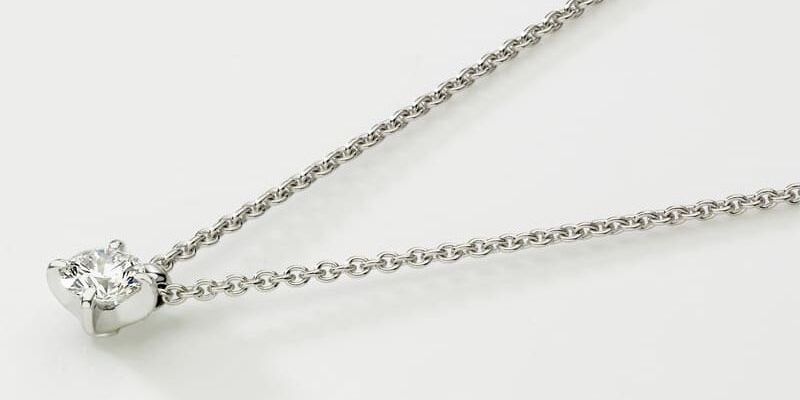 How to define the chain length of your diamond pendant?